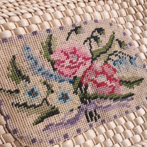 Wicker Floral Embroidered Wood Handle Vintage Bag - Picture 9 of 17